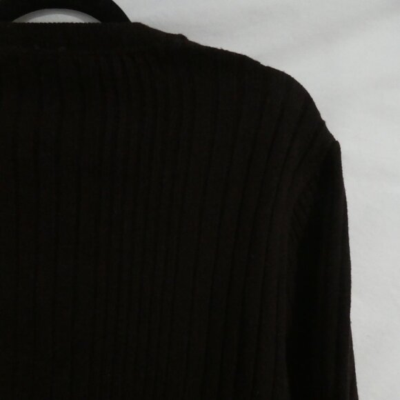 WOLSEY INTERNATIONAL MAN | medium | Ribbed Chocolate Brown V-Neck Sweater - Picture 11 of 14
